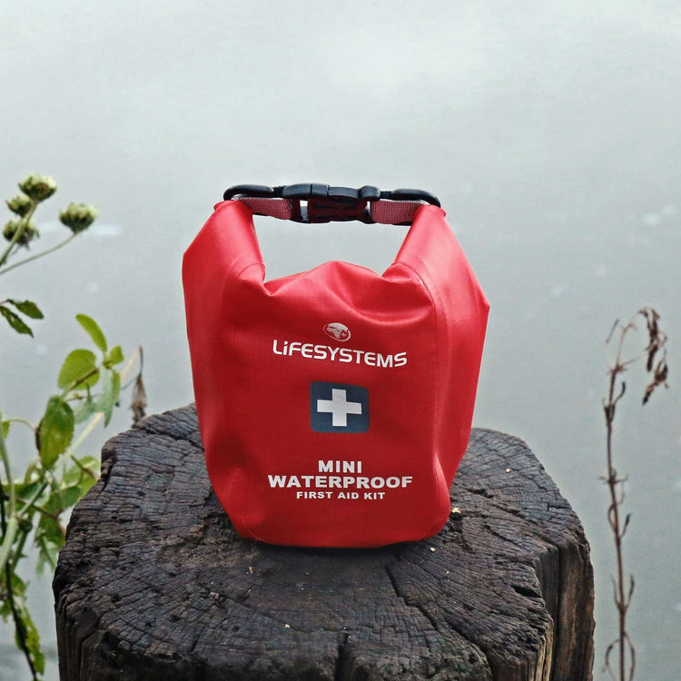 LIFESYSTEMS MINI WATERPROOF FIRST AID KIT