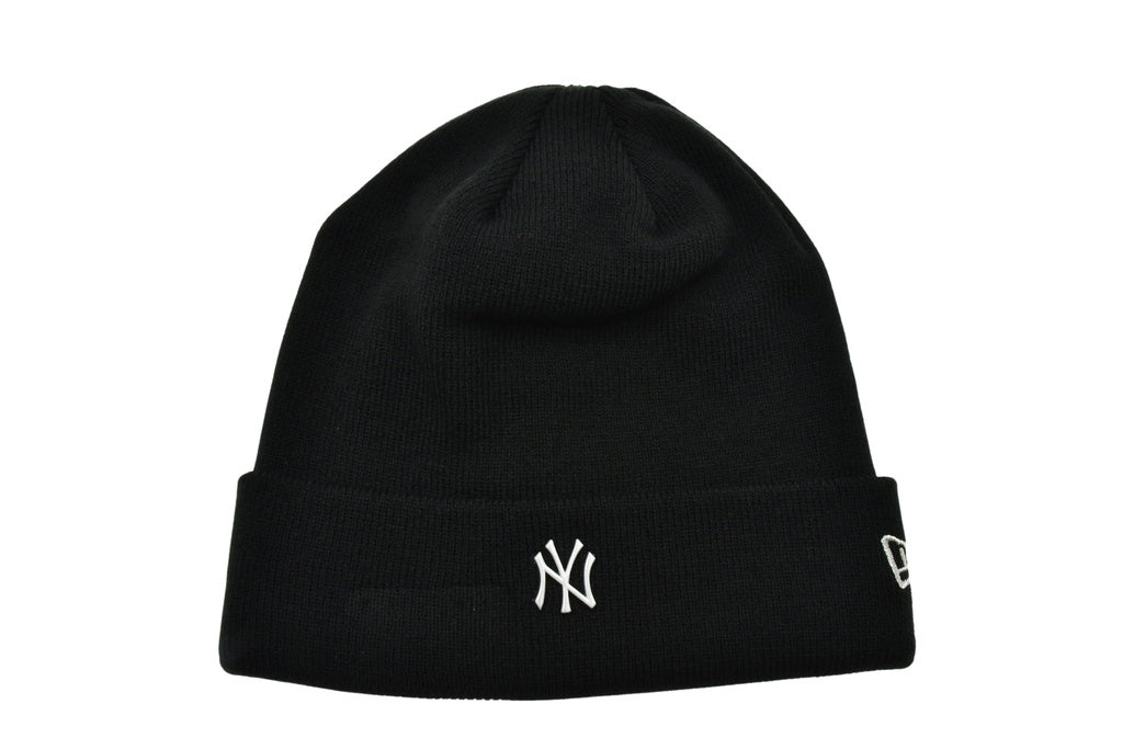 NEW ERA METALLIC BADGE CUFFED YANKEES BEANIE