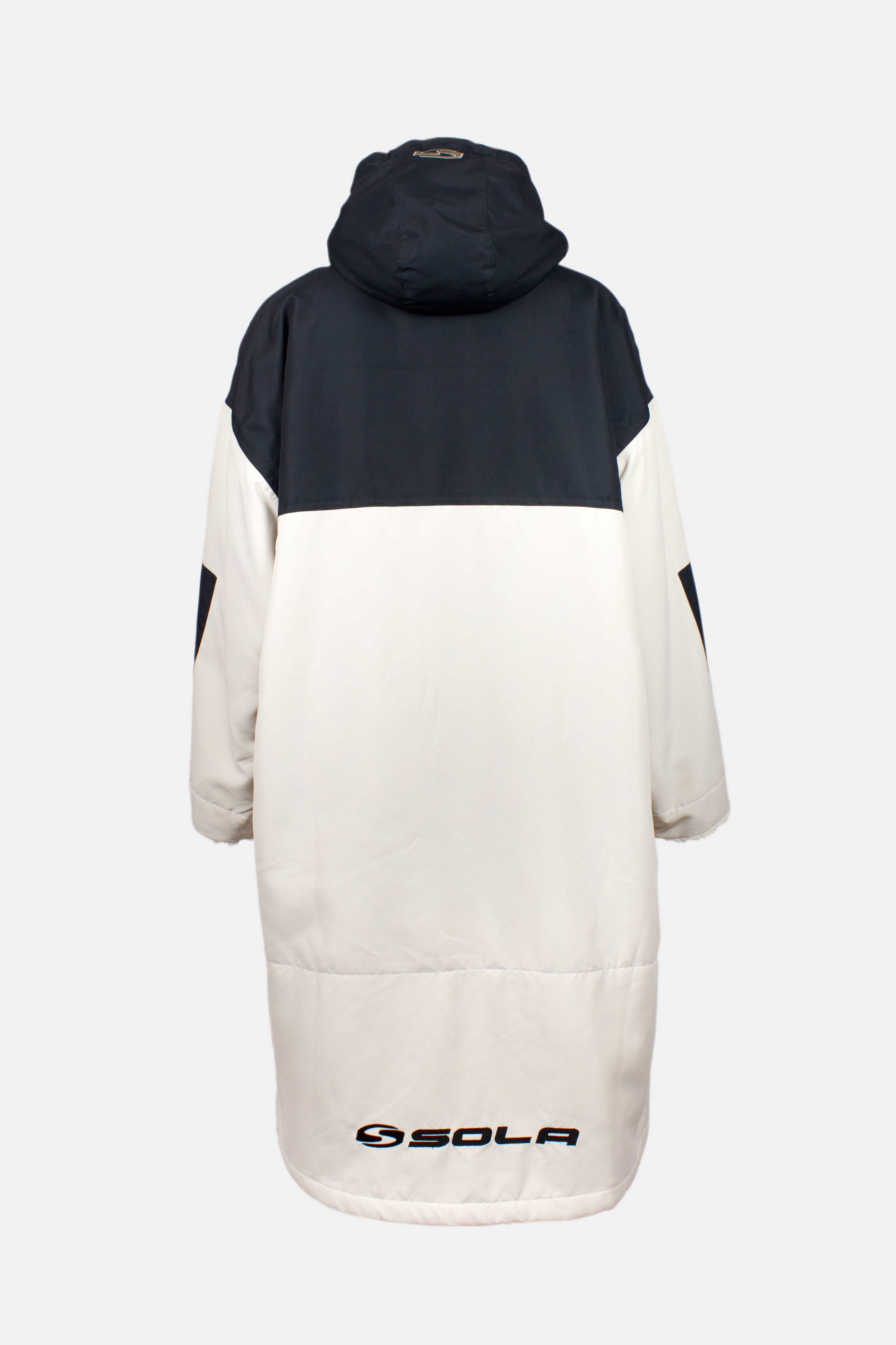 SOLA WATERPROOF CHANGING ROBE - SAND/BLACK
