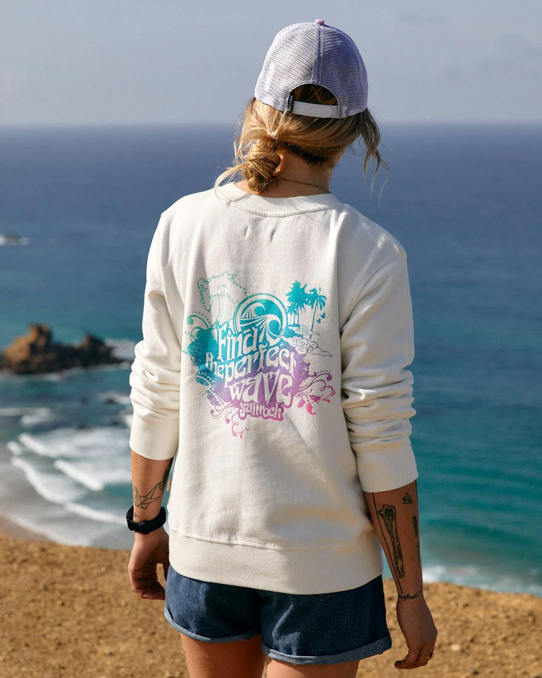 SALTROCK 'FIND THE PERFECT WAVE' WOMENS SWEAT - WHITE