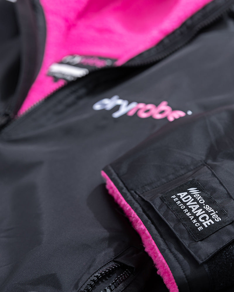 dryrobe® ADVANCE LONG SLEEVE - BLACK/PINK