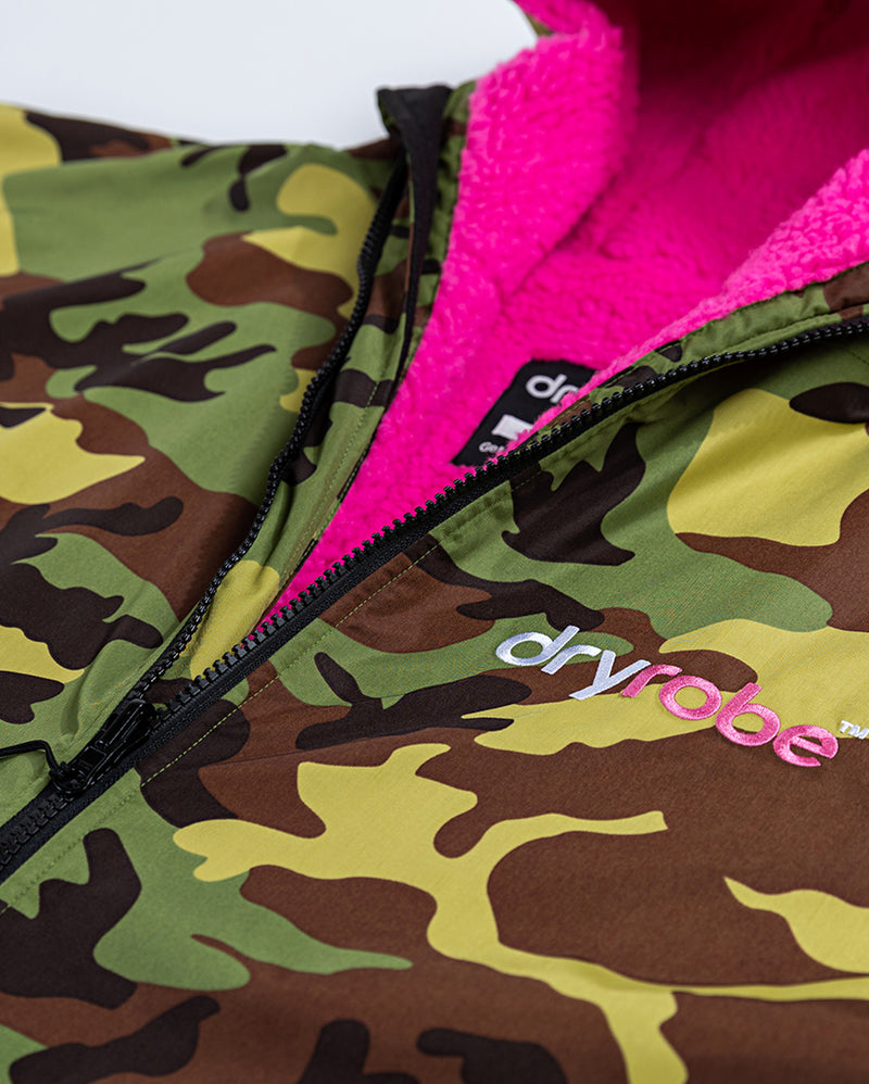 dryrobe® ADVANCE LONG SLEEVE - CAMO / PINK
