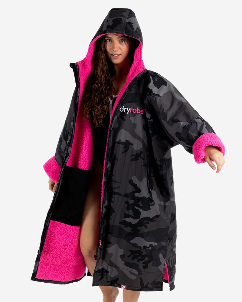 dryrobe® ADVANCE LONG SLEEVE - BLACK CAMO / PINK