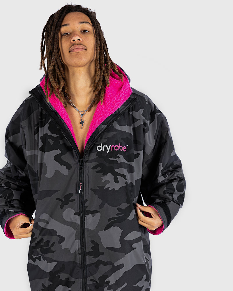 dryrobe® ADVANCE LONG SLEEVE - BLACK CAMO / PINK