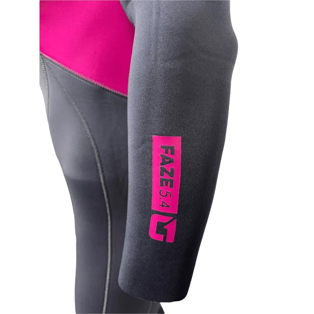 CIRCLE ONE FAZE 5/3 MM LADIES WETSUIT - FUSCHIA - Atlantic Kayaks & Leisure