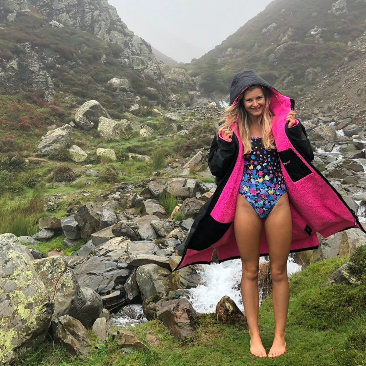 dryrobe® ADVANCE LONG SLEEVE - BLACK/PINK