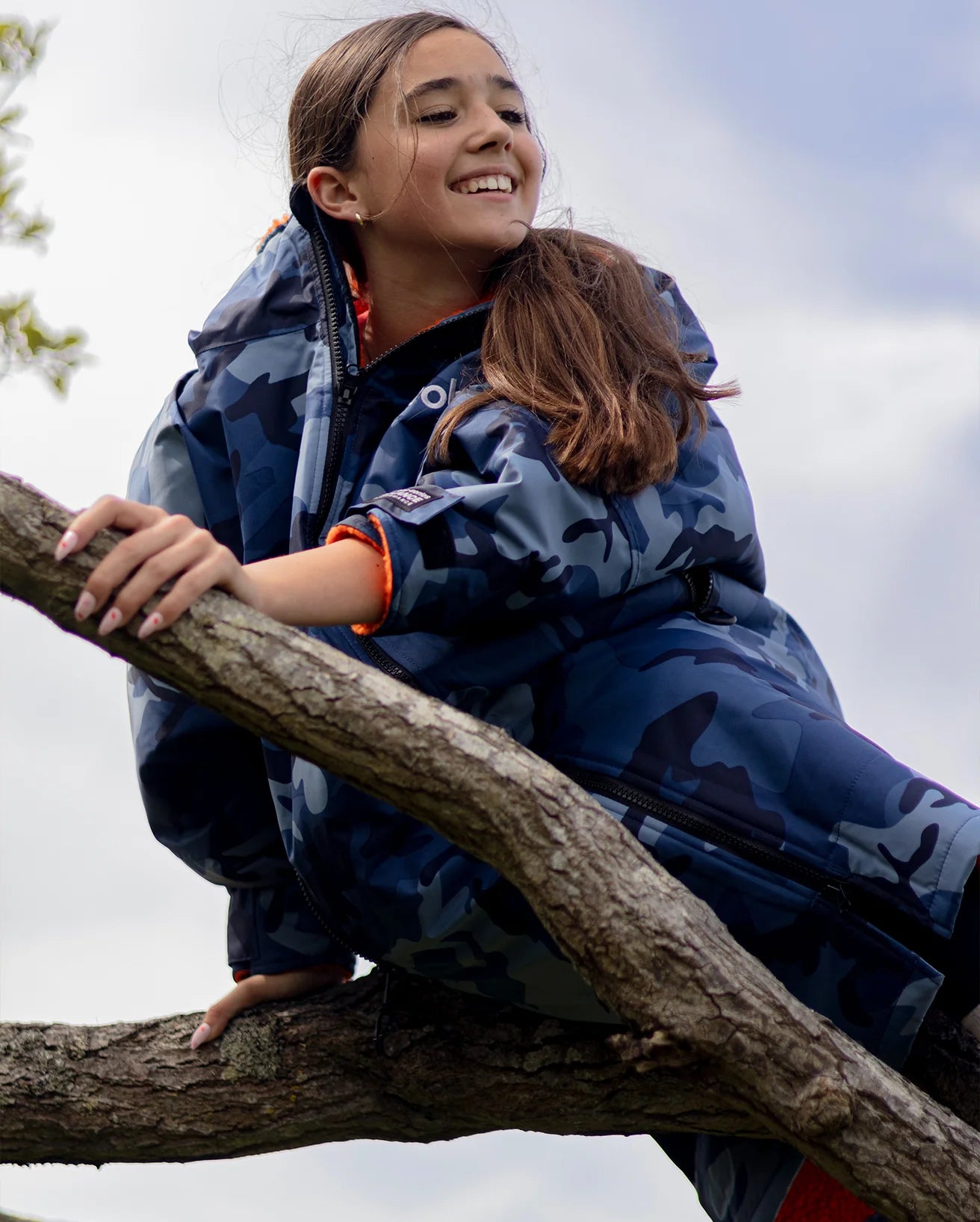 NEW dryrobe® ADVANCE KIDS LONG SLEEVE - BLUE CAMO/ORANGE