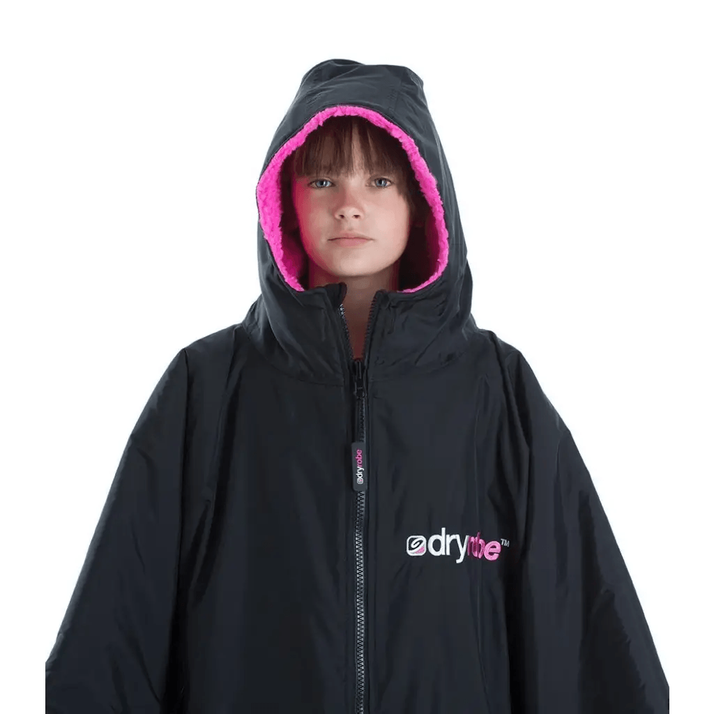 dryrobe® ADVANCE KIDS SHORT SLEEVE - BLACK/PINK - Atlantic Kayaks & Leisure